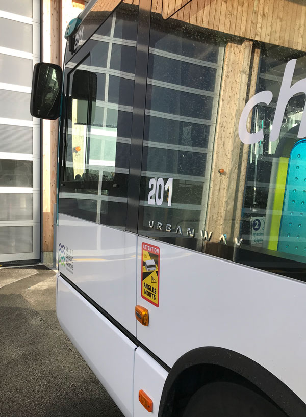 bus angles morts